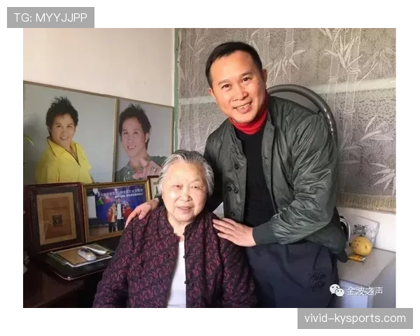 陈梦拎塑料袋买菜那画面,瞬间把我心中的女神打回生活版 陈梦拎塑料袋买菜那画面,瞬间把我心中的女神打回生活版